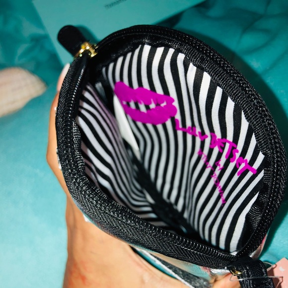 Betsy Johnson Coin Purse w Tags - Picture 3 of 6